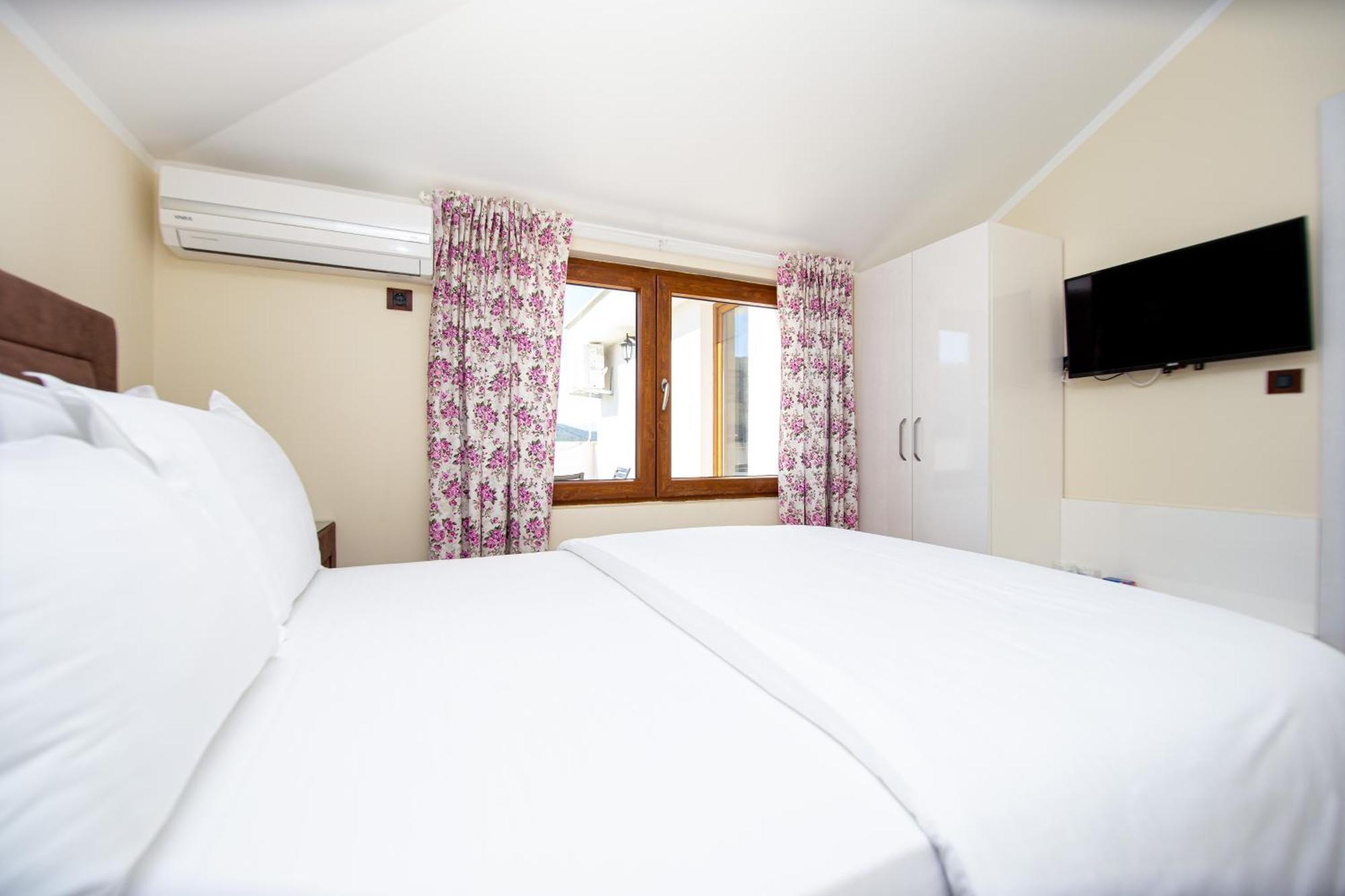 Hotel Opera Jaz Budva Exterior photo